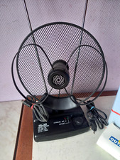 antenne parabole amplifiée TV électrique VHF-UHF petite.fonctionne très bien.