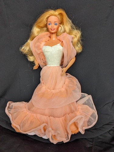 Barbie vintage peaches - vintage, cream