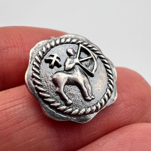Ancien pendentif archer