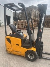 bonjour vend chariot elevateur