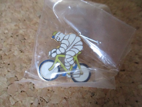 Pin bibendum michelin sur - ,