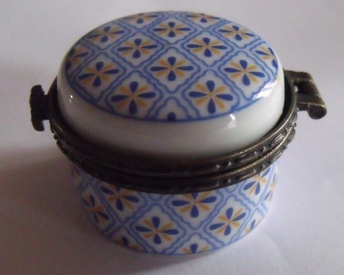 Ancienne boite porcelaine - boite,