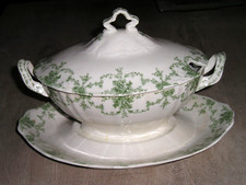 PORCELAINE  ANGLAISE - Belle SAUCIERE COUVERTE - service LAMBALLE - RIDGWAYS