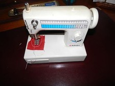 Jouet ancien machine à coudre ROBOLUX  FONCTIONNE SUR PILES  année 60