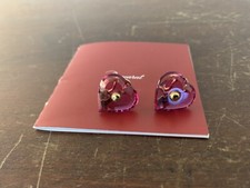 Boucle d'oreille cœur pourpre