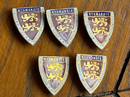 Rare lot insignes - lot, de