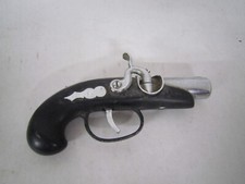 ANCIEN BRIQUET DE TABLE EN FORME DE PISTOLET EN METAL LONG 14,5 CM