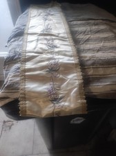 rare et long chemin de table soie brodé 276 cm motif glycine/lilas vintage