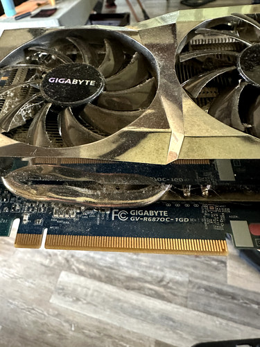 Gigabyte amd radeon 6870 - hd,