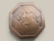 Médaille hexagonale art déco