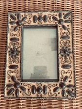 ancien cadre photo avec son verre en résine / motifs floraux métal : 20,5 X 16cm