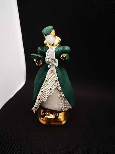 Statuette limoges signé - statuette,