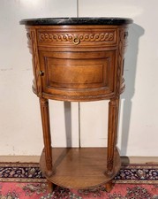 Meuble d'apparat ou chevet demi lune style Louis XVI en noyer