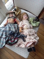 2poupées anciennes + 3 Petits