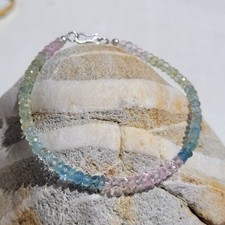 bracelet délicat en pierre