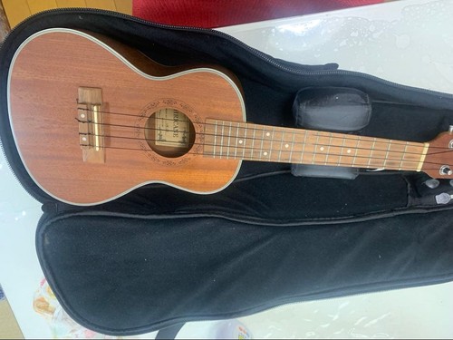 Ukelele guitar cave hricane - cave,