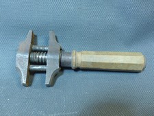 rare ancienne petite clé à molette manche bois atelier vintage garage automobile