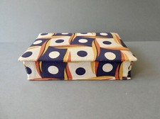 boite à couture ou courrier des années 50, en carton et tissu graphique, vintage