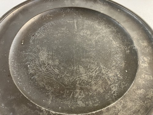 Ancien plat étain 1743 jacob - plat,