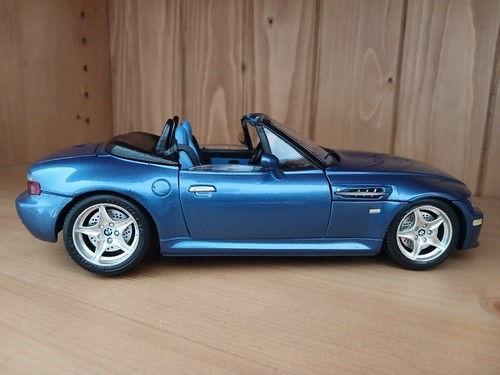 Voiture miniature 18 - voiture, 1/18