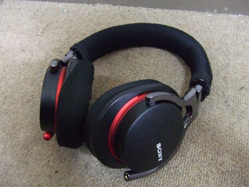 Sony mdr wired headphones - mdr-1r,
