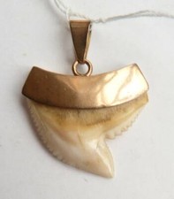 Pendentif ancien en OR massif