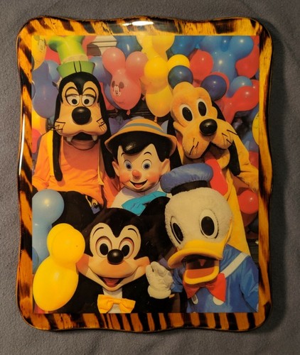 Laquered wooden disneyland - laquered,