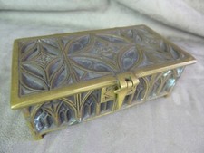 COFFRET de style gothique, en