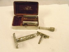 ANCIEN RASOIR MÉCANIQUE