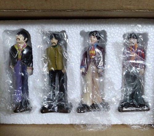 Lot figurines beatles - de,