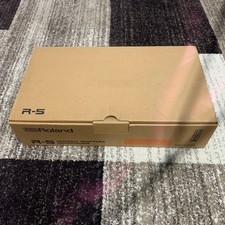 ROLAND R-5 HUMAN RHYTHM