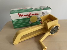 Ancienne Râpe A Fromage Mouli Grater Plastique jaune Moulinex Neuf