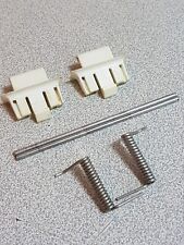 Clip axe ressort porte