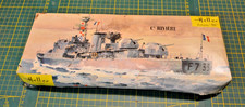 MAQUETTE  COMANDANT  RIVIERE  HELLER  1/400  lire l'annonce