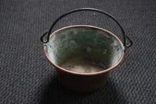 ancien petit chaudron en