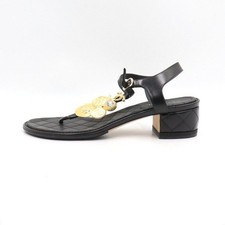CHANEL Sandales T-Strap en