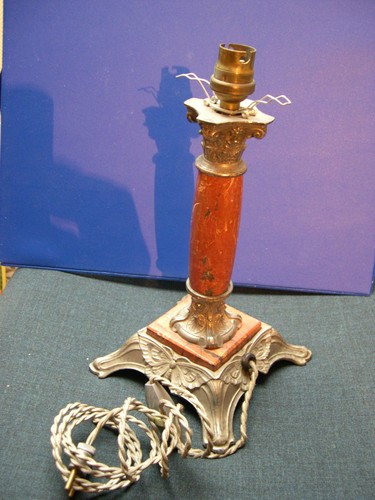 Trés beau pied - pied, lampe