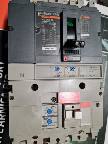 Ns250 tm 200a disjoncteur - , 4p
