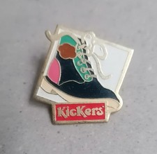 Pin's KICKERS chaussures 