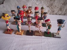 ENSEMBLE DE 16 FIGURINES BETTY BOOP