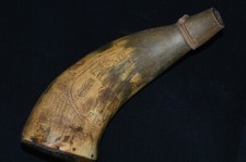 CORNE A POUDRE AMERICAINE GRAVEE-AMERICAN ENGRAVED POWDER HORN-TRAPPEUR-INDIENS