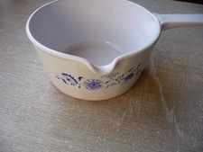 CASSEROLE CORNING FRANCE BLANCHE FLEURS BLEUES DIAMETRE 18 CM