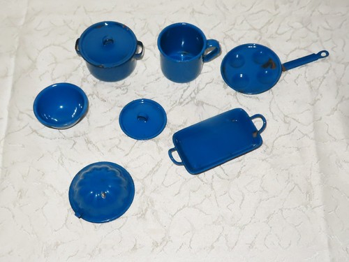 Lot pièces de vaisselle - 8,