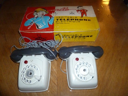 Ancien telephone gris noir - ancien, gris-noir
