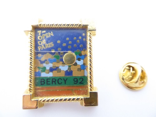 Pin pins badge - pin's,