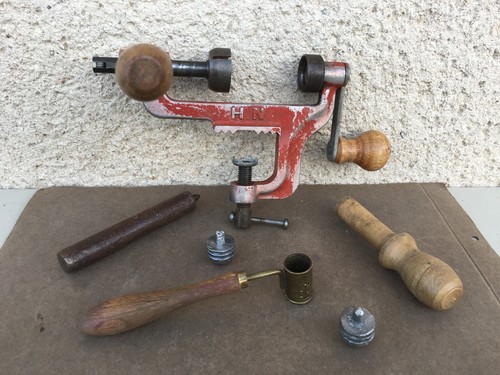 Ancienne sertisseuse avec - hn, /