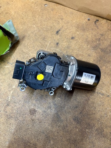 Moteur essuie glace arrière - moteur,