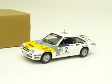 Ixo SB 1/43 - Opel Manta 400
