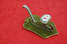 porte manteau ancien vintage vert velours  Kitch  - broderie ----/B14/