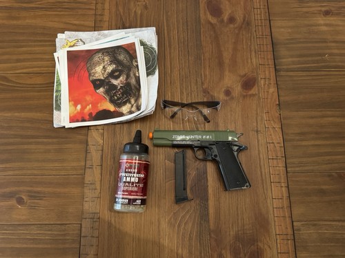 Zombie hunter spring powered - zombie,